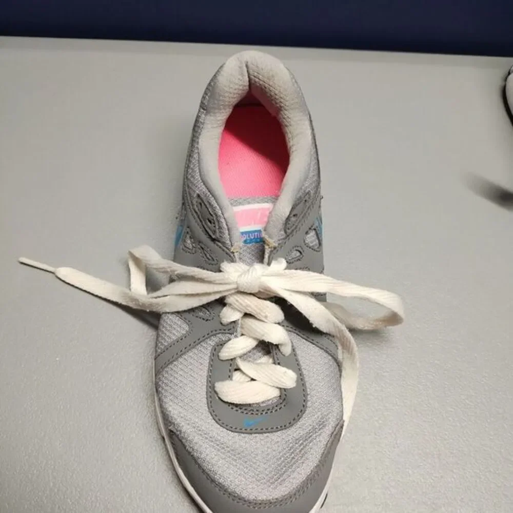 Nike‎ Revolution 2 Running Sneakers Womens Size 8 Gray Mesh Lace Up 554902-006